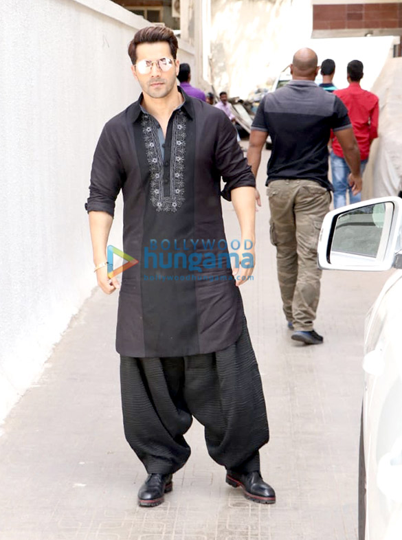 varun dhawan dress in kalank