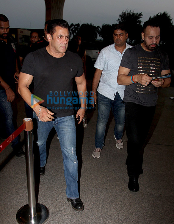 Salman Khan and Daisy Shah and others snapped at the airport Salman Khan and Daisy Shah snapped at the airport