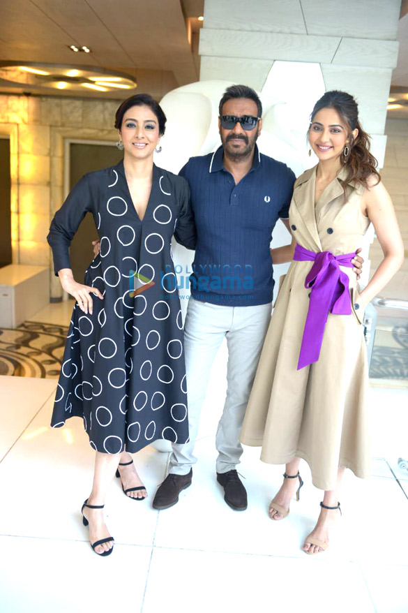 Photos: Ajay Devgn, Rakul Preet Singh and Tabu snapped during De De Pyaar De promotions