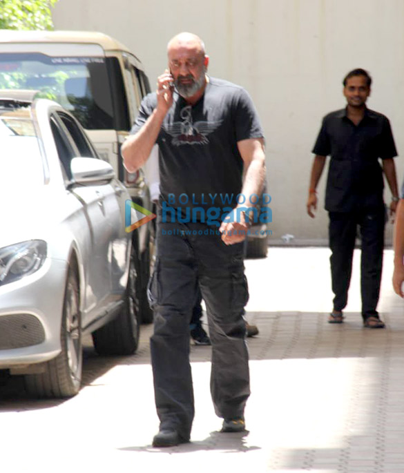 Photos: Sanjay Dutt spotted at Vishesh Films’ office Photos: Sanjay Dutt spotted at Vishesh Films’ office