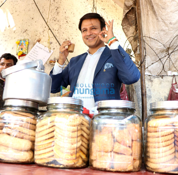 Photos: Vivek Oberoi snapped at a tea stall during PM Narendra Modi promotions