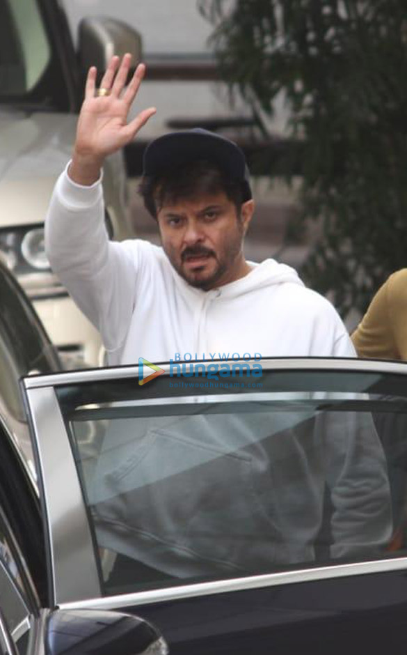 Photos: Anil Kapoor snapped at a dubbing studio in Juhu