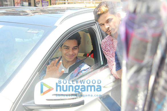 Photos: Ishaan Khatter snapped at a signal in Bandra Ishaan Khatter snapped at a signal in Bandra
