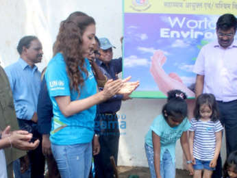 Photos: Dia Mirza celebrates World Environment Day (6)