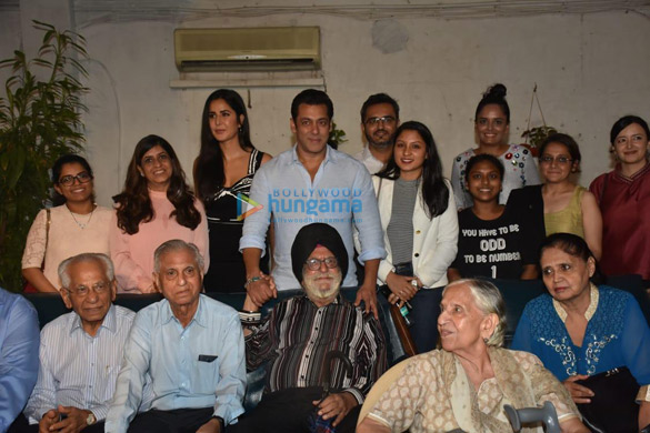 Photos: Salman Khan and Katrina Kaif meet families who have witnessed the 1947 partition Photos: Salman Khan and Katrina Kaif meet families who have witnessed the 1947 partition