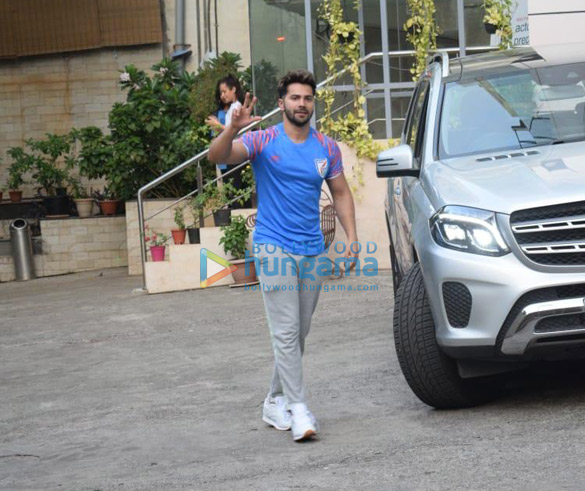 Photos: Varun Dhawan spotted at the gym