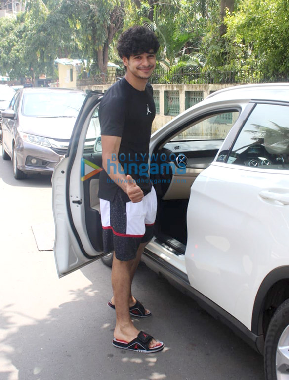 Photos Ishaan Khatter spotted at The Nutcracker restaurant in Bandra (3