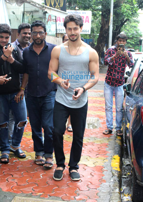 Photos: Tiger Shroff spotted at Indigo in Bandra