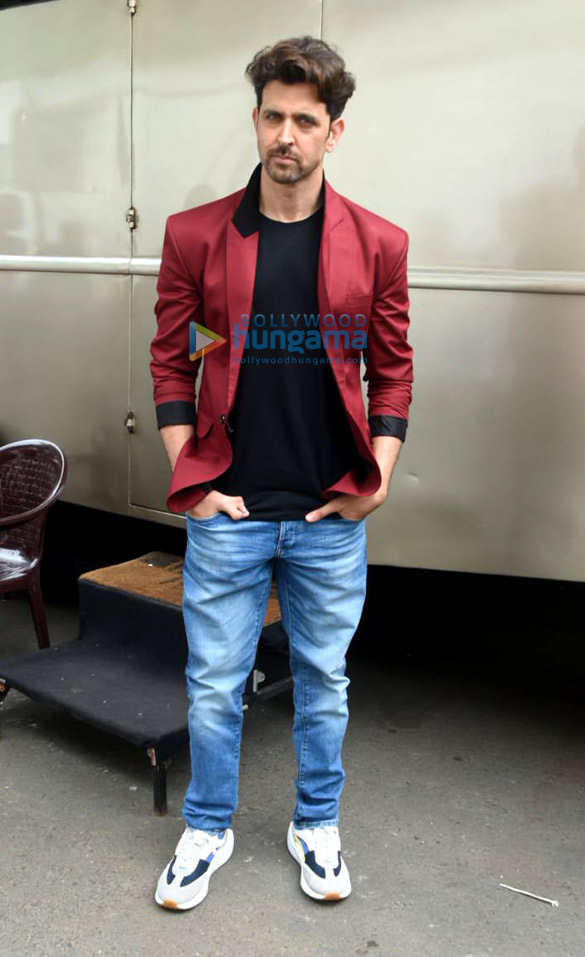 Photos: Hrithik Roshan and Tiger Shroff promote War on the sets of The Kapil Sharma Show Photos: Hrithik Roshan and Tiger Shroff promote War on the sets of The Kapil Sharma Show