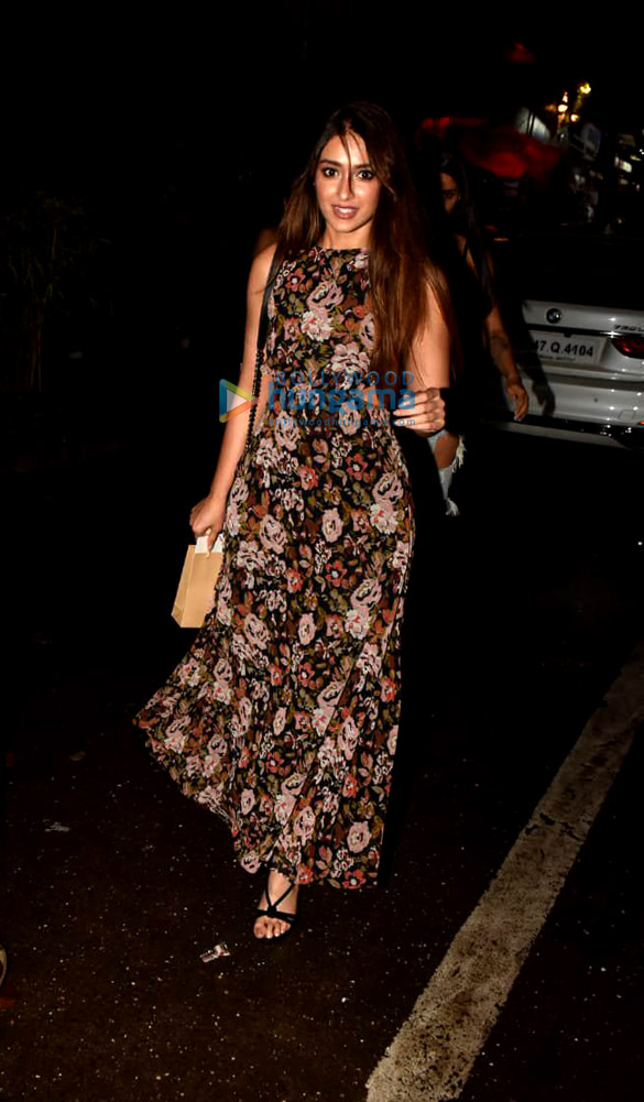 Photos: Ileana D’Cruz spotted at Pali Village Cafe in Bandra