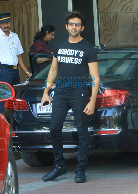 Photos: Kartik Aaryan, Tara Sutaria and Tiger Shroff snapped at Novotel in Juhu