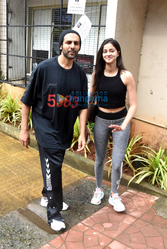 Photos: Kartik Aaryan and Ananya Panday spotted after dance rehearsals