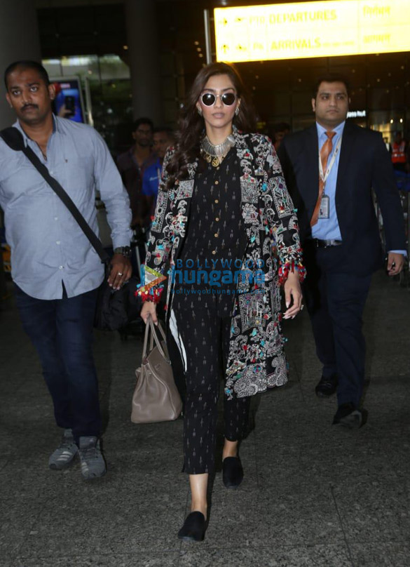 Photos: Sonam Kapoor Ahuja snapped at the airport