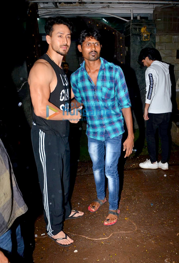 Photos: Tiger Shroff snapped in Juhu