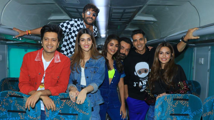 Mad Fun At HOUSEFULL 4 EXPRESS | Akshay Kumar | Riteish Deshmukh | Bobby | Kriti | Pooja | Kriti Mad Fun At HOUSEFULL 4 EXPRESS Akshay Kumar Riteish Deshmukh Bobby Kriti Pooja Kriti