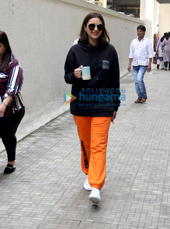 Photos: Parineeti Chopra spotted at the Dharma office in Bandra Photos: Parineeti Chopra spotted at the Dharma office in Bandra