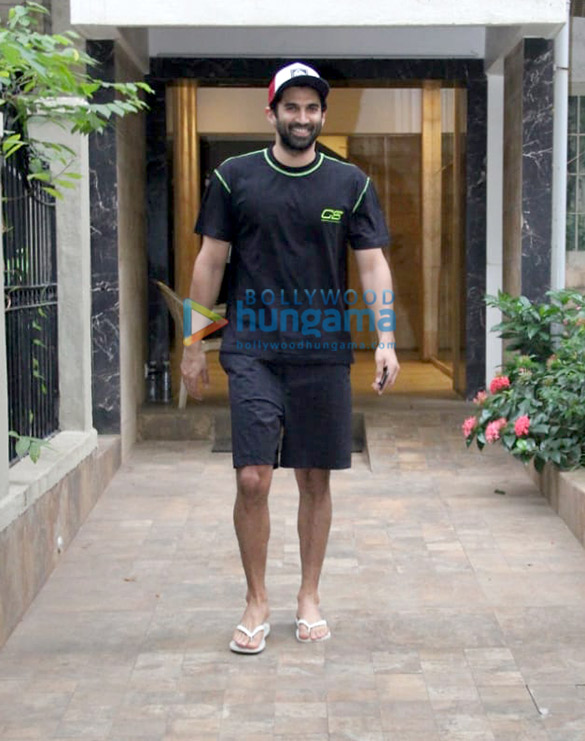Photos: Aditya Roy Kapur snapped at Mohit Suri’s office Photos: Aditya Roy Kapur snapped at Mohit Suri's office