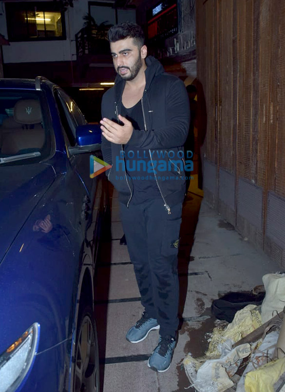 Photos: Arjun Kapoor snapped at the gym in Juhu