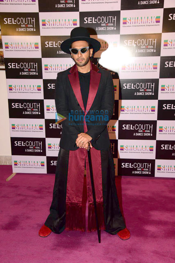 Photos: Ranveer Singh snapped at a dance show organised by Shiamak Dawar