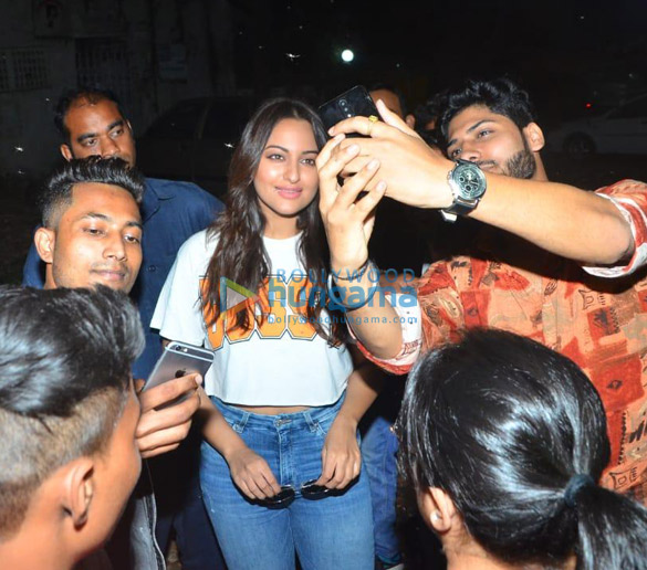 Photos: Sonakshi Sinha spotted in Versova