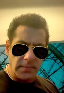 Dabangg 3 Salman Khan And Sonakshi Sinha Use Chulbul Pandey S Filter As It Takes Over Facebook Instagram And Snapchat Bollywood News Bollywood Hungama Check out the list of all dulquer salmaan movies along with photos, videos dulquer salmaan is a popular actor. dabangg 3 salman khan and sonakshi