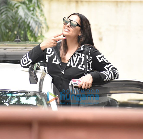 Photos: Bipasha Basu snapped at a dubbing studio in Juhu