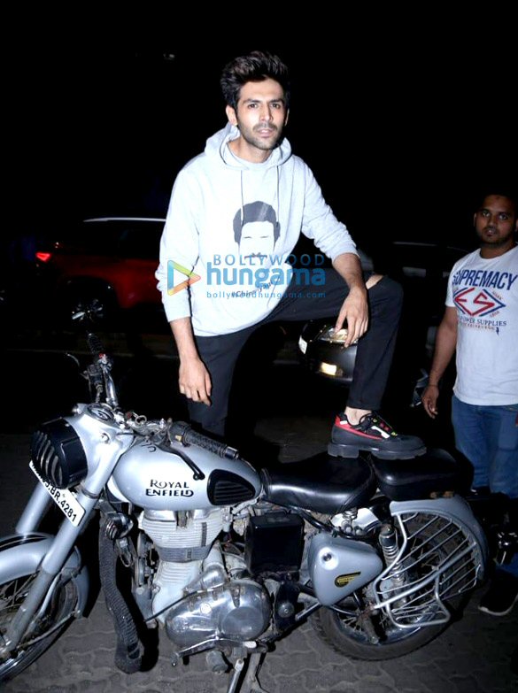 Photos: Celebs grace the success bash of Pati Patni Aur Woh