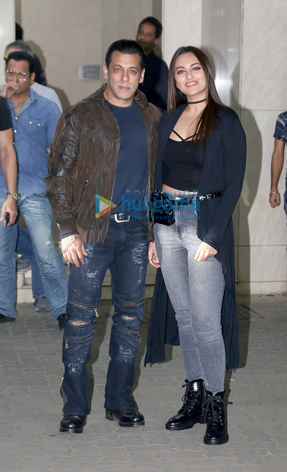Photos: Celebs snapped at Salman Khan's 