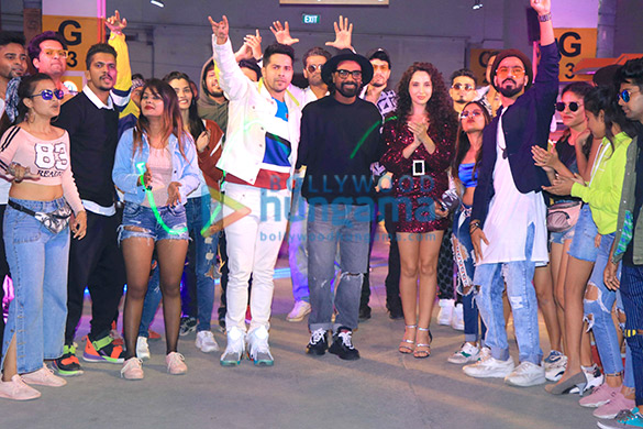 Photos: Varun Dhawan, Nora Fatehi and Remo DSouza grace the song launch of ‘Garmi’ from their film ‘Street Dancer 3D’ Photos: Varun Dhawan, Nora Fatehi and Remo DSouza grace the song launch of ‘Garmi’ from their film ‘Street Dancer 3D’