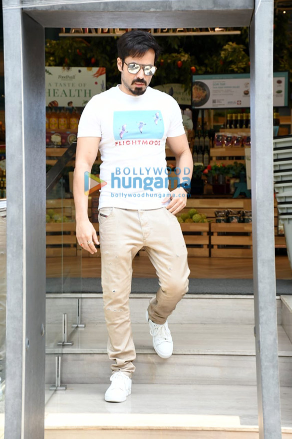 Photos: Emraan Hashmi spotted at Foodhall in Bandra