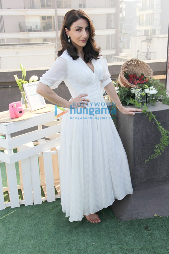 Photos: Soha Ali Khan snapped at Arth – Restaurant & Lounge