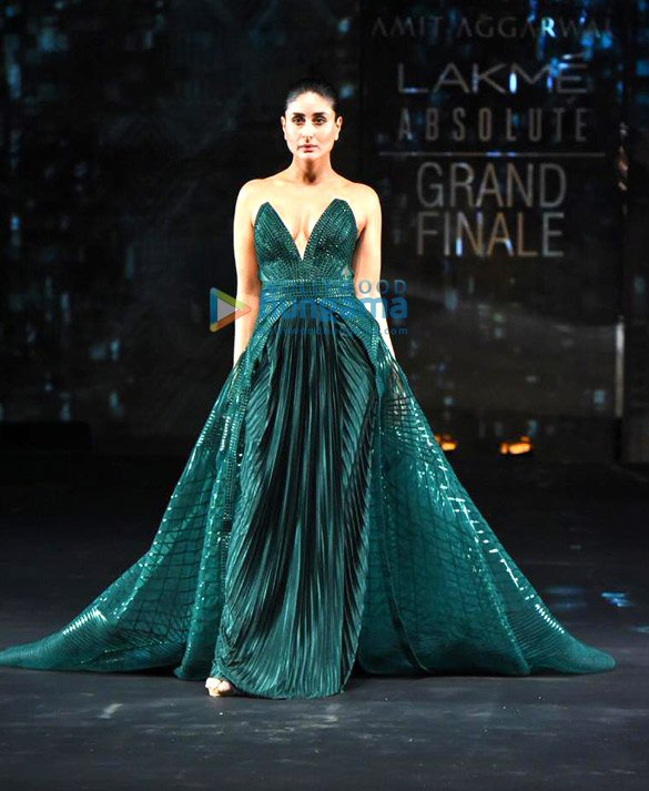 Photos: Kareena Kapoor Khan walks the ramp for Amit Aggarwal at Lakme Fashion Week 2020 grand finale