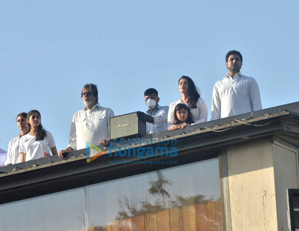 Photos: Celebs indulge in clapping during Janta Curfew