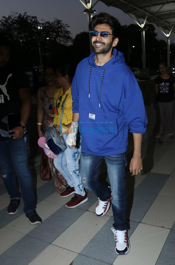Photos Priyanka Chopra Jonas, Shilpa Shetty and others snapped at the airport (003)