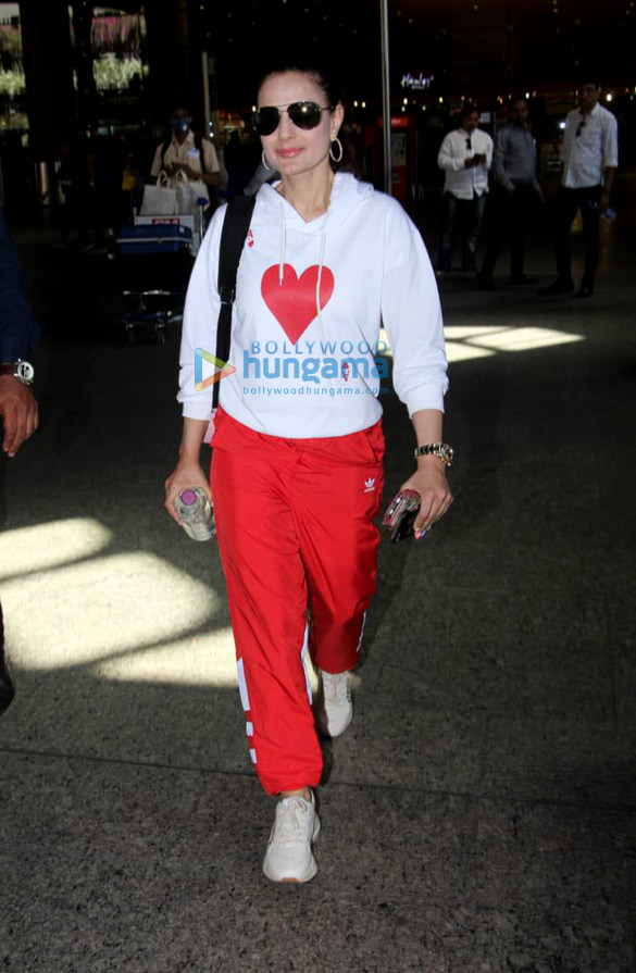 Photos: Sidharth Malhotra, Tamanna Bhatia, Ameesha Patel and Karan Johar snapped at the airport