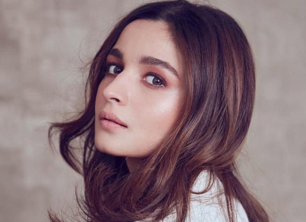 Alia Bhatt sends a sweet box of surprise to health care workers in Mumbai who are fighting the pandemic Alia Bhatt sends a sweet box of surprise to health care workers in Mumbai who are fighting the pandemic