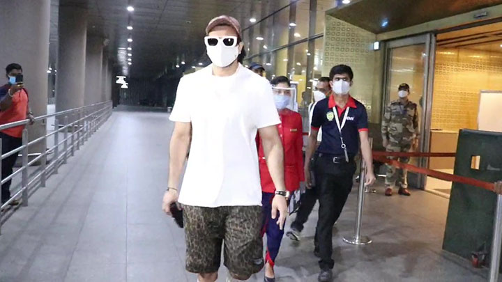 Ranveer Singh spotted at airport arrival Ranveer Singh spotted at airport arrival