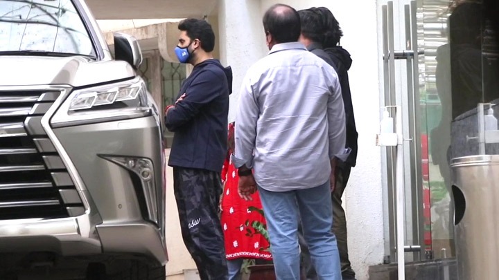 Abhishek Bachchan spotted at Sunny Super Sound Juhu Abhishek Bachchan spotted at Sunny Super Sound Juhu