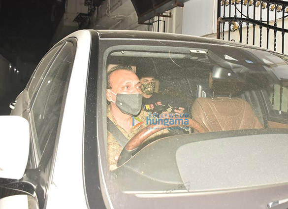 Photos: Karan Johar snapped in Khar