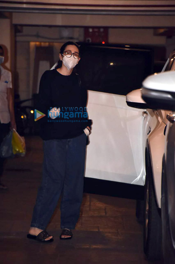 Photos: Karisma Kapoor, Randhir Kapoor and Babita Shivdasani spotted at Kareena Kapoor Khan’s house in Bandra