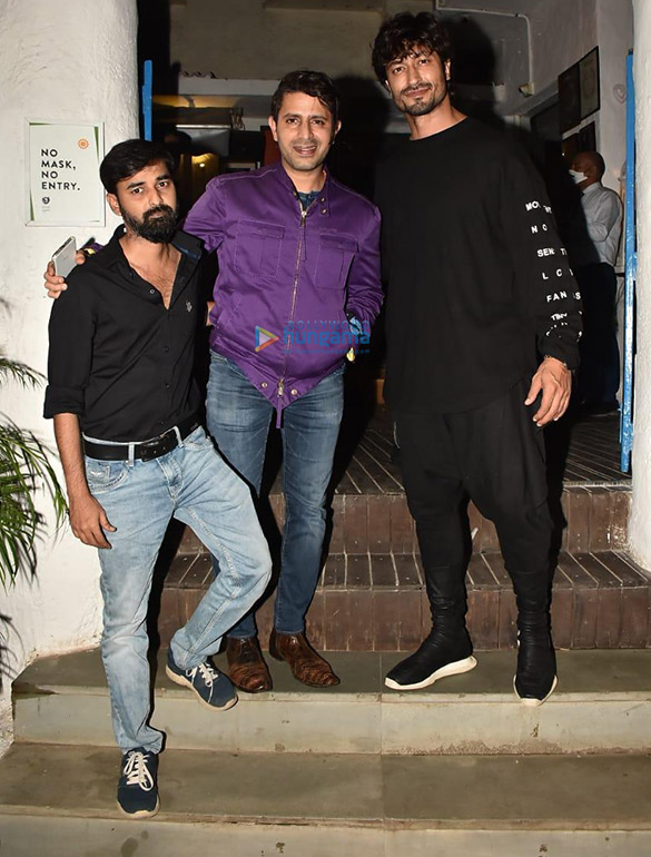 Photos: Vidyut Jammwal snapped in Khar