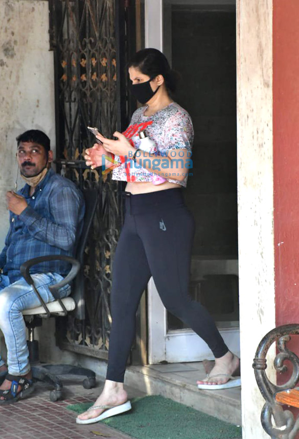 Photos: Zareen Khan spotted at Pilates Photos: Zareen Khan spotted at Pilates