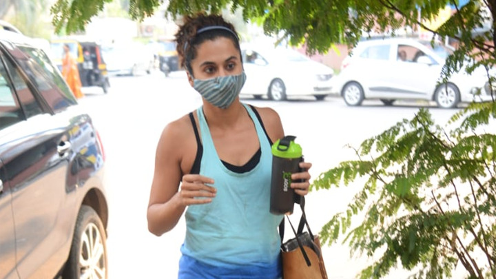 Taapsee Pannu spotted pre-salon session at Kromakay Juhu Taapsee Pannu spotted pre-salon session at Kromakay Juhu