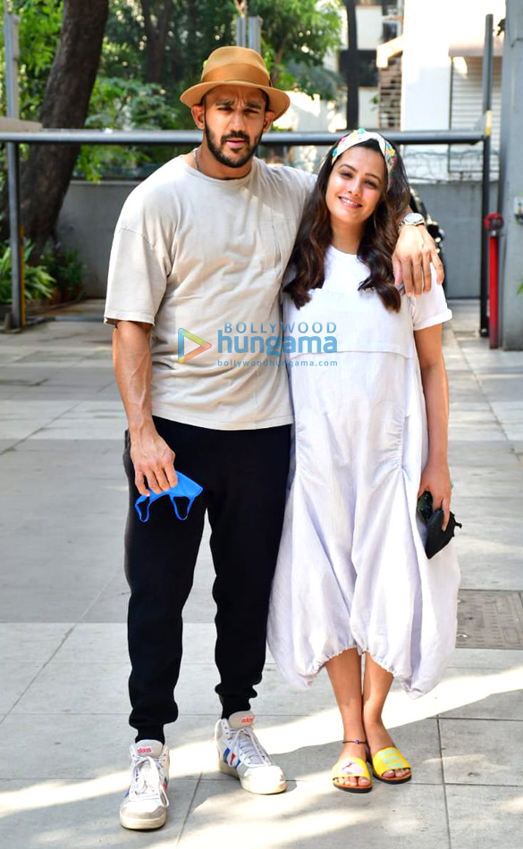 Photos: Anita Hassanandani and husband Rohit Reddy leave for Alibaug