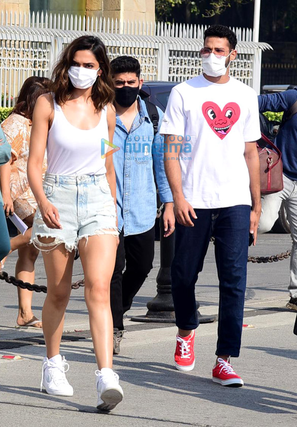 Photos: Deepika Padukone and Siddhant Chaturvedi snapped at Gateway Of India in Mumbai