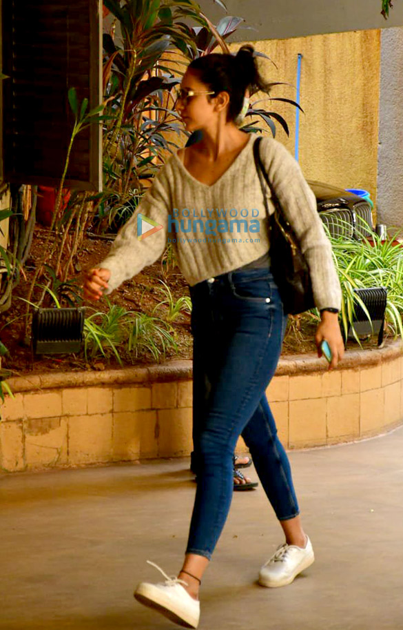 Photos: Rakul Preet Singh spotted in Bandra Photos: Rakul Preet Singh spotted in Bandra