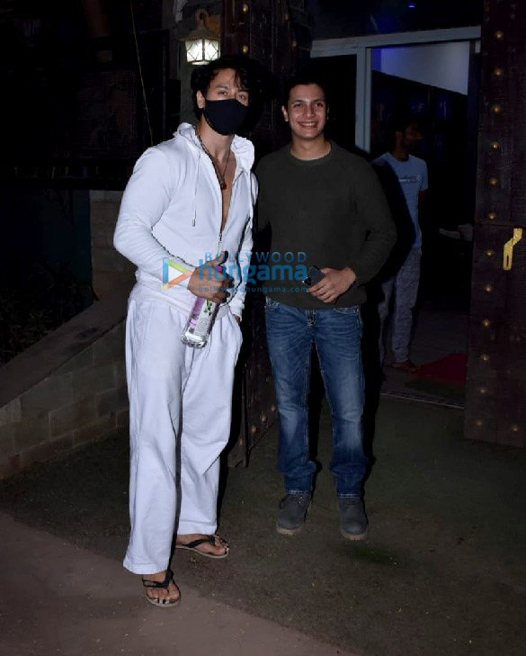 Photos: Tiger Shroff spotted outside a dubbing studio in Juhu