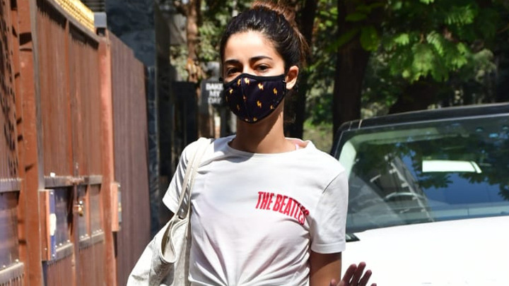 Ananya Panday spotted outside Yoga class in Bandra Ananya Panday spotted outside Yoga class in Bandra