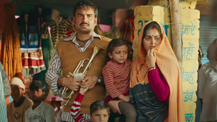 Jug Jug Jiyo – Full Song | Kaagaz | Pankaj Tripathi | Rahul Jain Jug Jug Jiyo - Full Song Kaagaz Pankaj Tripathi Rahul Jain
