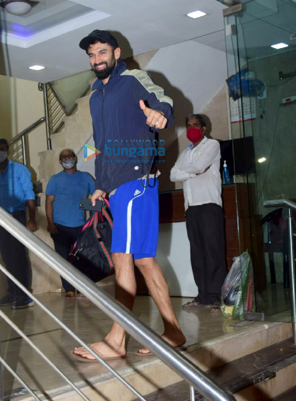 Photos: Aditya Roy Kapur spotted at a dance class in Bandra